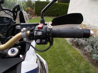Honda Afrika Twin CRF 1000 DCT - 11