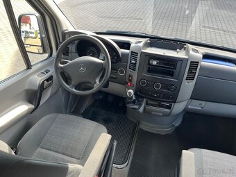 Mercedes-Benz Sprinter - 11