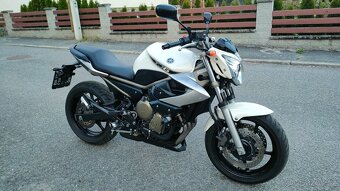 Yamaha XJ6 - 11