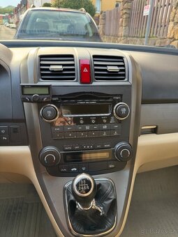 Honda CR-V 3. generace (r. v. 2008), výbava Executive - 11