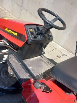 Prodám zahradní traktor MTD 12Hp - 11