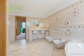 Rodinný dům s krásnou zahradou v klidné obci Mírová - 11