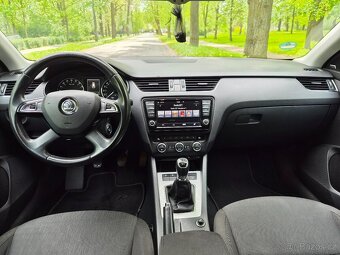 ŠKODA OCTAVIA III COMBI - 11