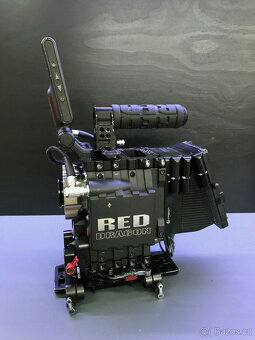 Kamera RED Epic Dragon 6K s bajonetem EF a PL a sadou příslu - 11