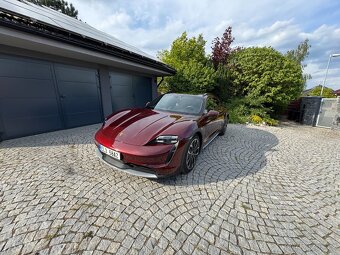 Porsche Taycan 4 Cross Turismo - 11