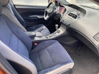 Honda Civic 1.4i, 61 kW, r. 10/2008, klima, ALU, nová STK - 11