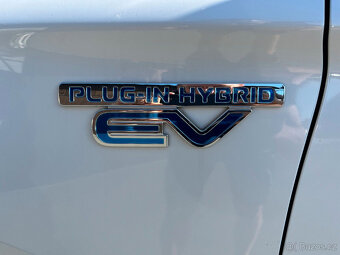 Mitsubishi Outlander 2.4 PLUG-IN HYBRID 4WD Basis Spirit2020 - 11