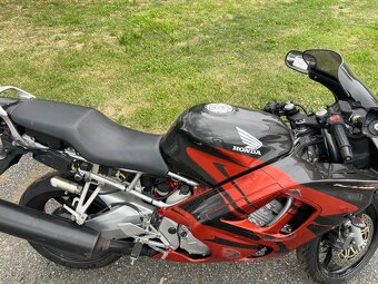 Honda CBR 600F rok 1997 poskozena - 11