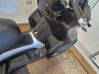 Piaggio MP3 400 LT řidičský průkaz B - 11
