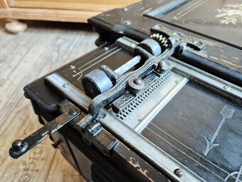 Starožitný hrací stroj, flašinet MANOPAN, 1887 - 1900 - 11