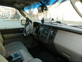 Ford EXPEDITION 10 m SUV - 11