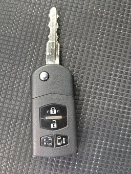 Prodám Mazda 5 -7mist 2.0tdi - 11