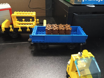 LEGO Train 9V 4563 Load N' Haul Railroad - 11