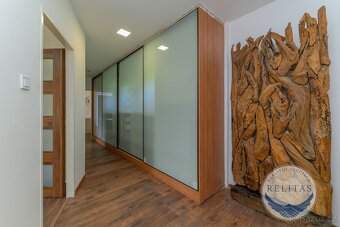 Prodej rodinného domu 207 m², pozemky 1 059 m² - 11