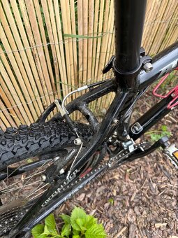 Kolo Specialized - 17 rám, 26 kola - 11