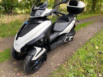 Piaggio Mp3 300 Yourban LT (2018) - 11