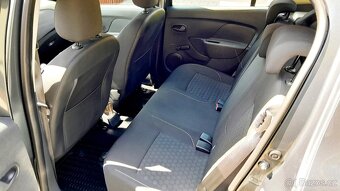 Málo jetá  velice zachovalá Dacia Sandero 16V-motor 4 válec. - 11