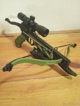 Kuše Aligator + Kušohled 4×32 + 12 šipek - 11