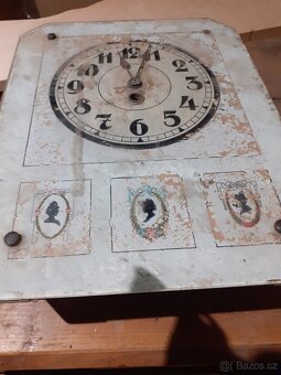 Retro plechové ,hranaté hodiny se sklem - 11