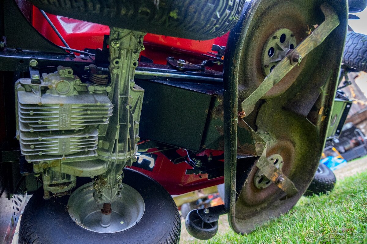 Silný sekací traktůrek Murray ( MTD ) 16 hp Vanguard 2 válec - 12