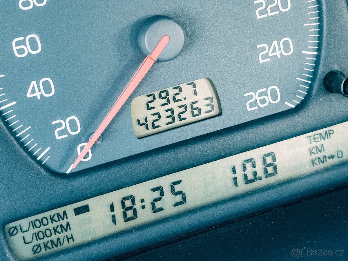 Volvo C70 T5 176kW - 12