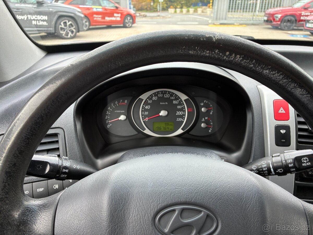 Hyundai Tucson 2.0i 104kW 4x4 KLIMA TAŽNÉ - 12