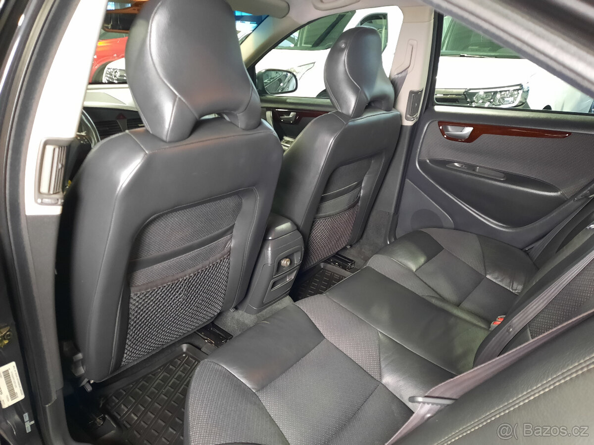 Volvo S60 - 2,4i Comfort TOP stav - 12