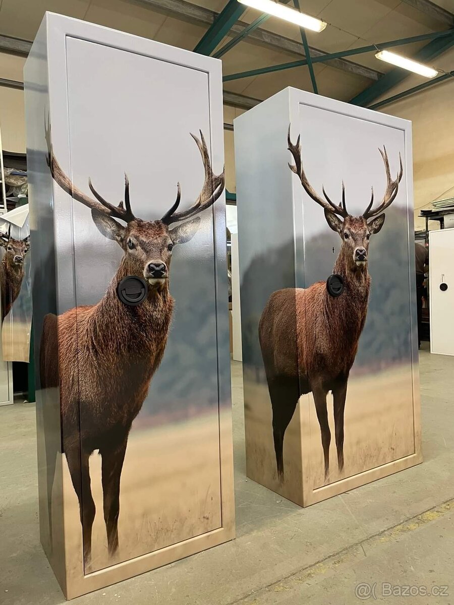 Trezor na 7 zbraní s hunter dekorem - 12