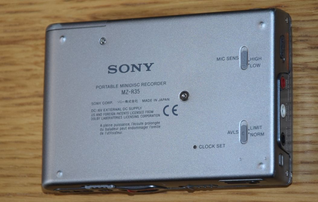 MD minidisc SONY MZ-R35, DO, sluch,,manual, adapter AA bater - 12