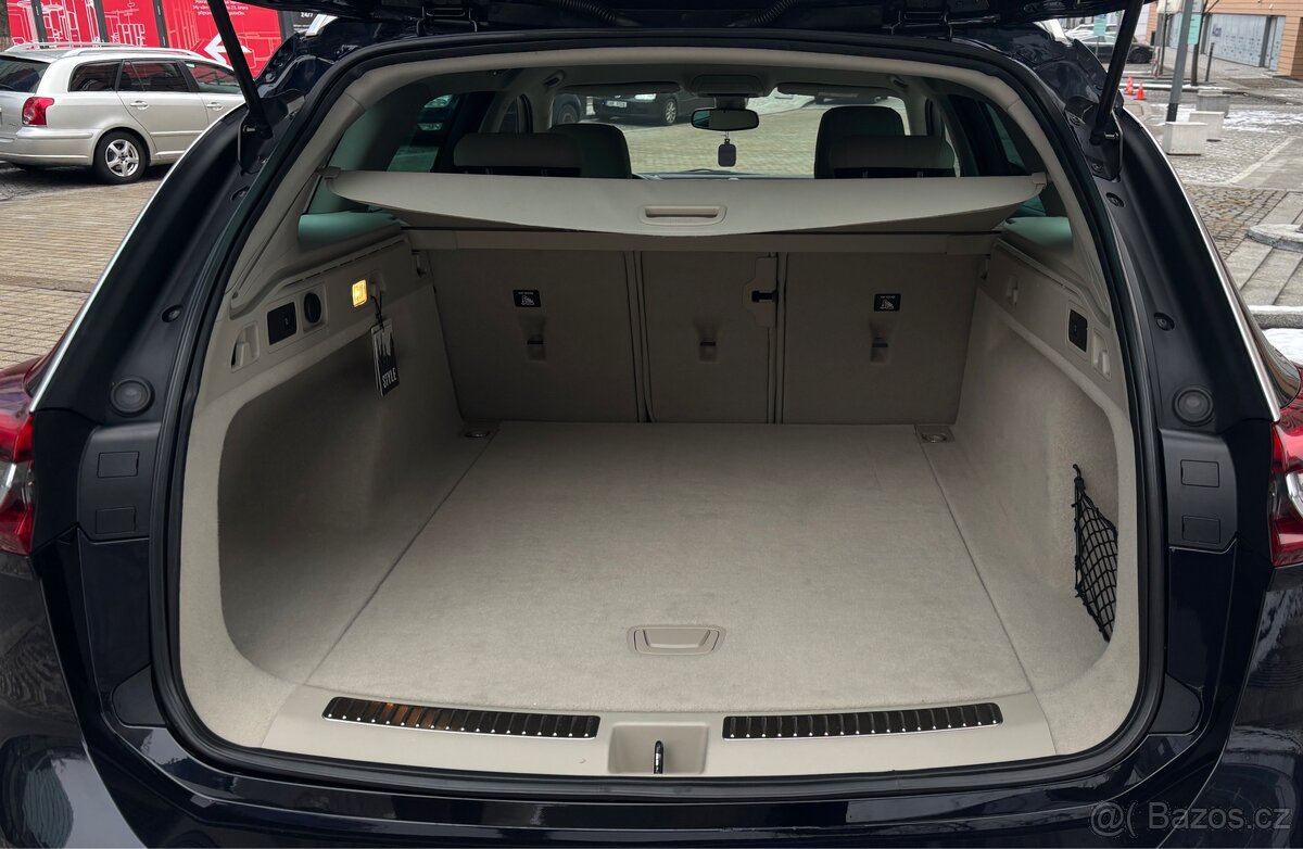 Opel Insignia - 12