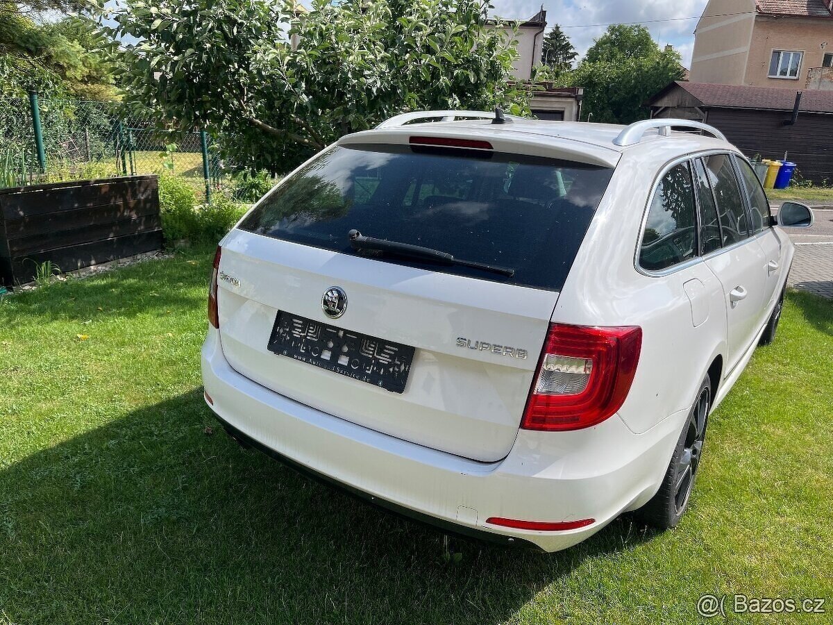 Škoda Superb 2 facelift 2014 125kW DSG Elegance - 12