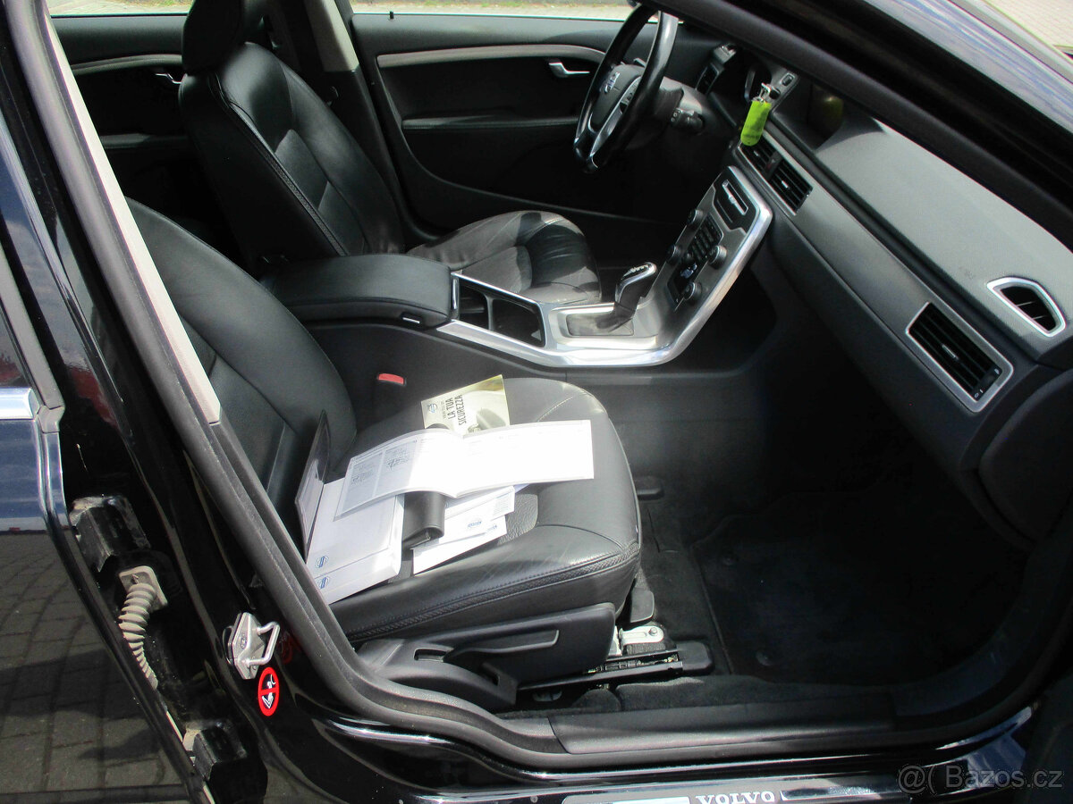 VOLVO XC70 2,4D 133kw Geartronic Momentum AWD 2015 - 12