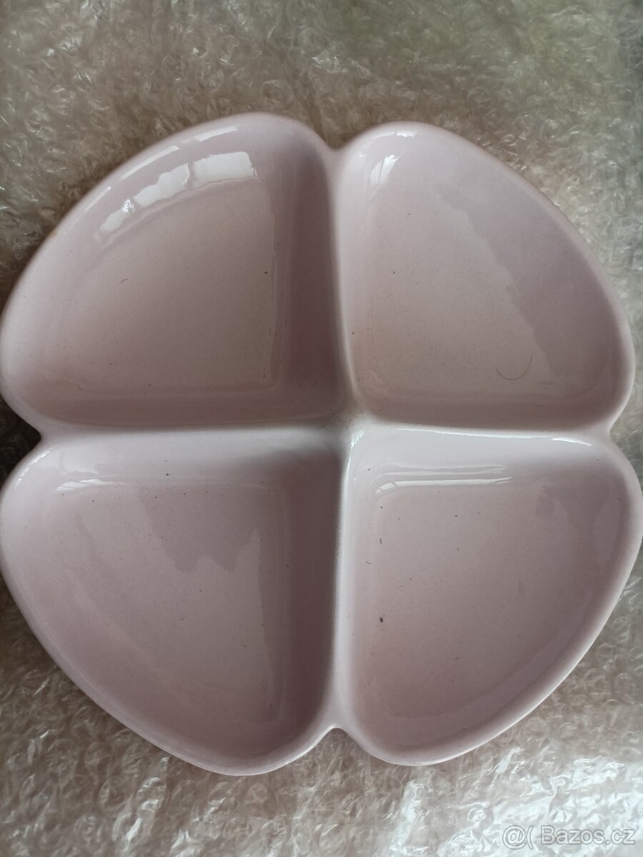 Sklo a porcelán - 12
