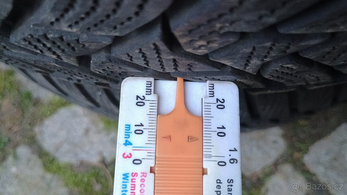 Zimní pneu Dunlop 205/50 R17, 7mm (#181) - 12