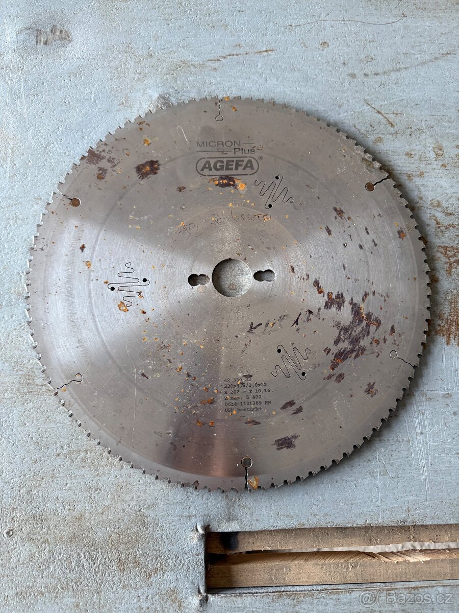 Cirkulárka a štípačka 2v1 - 12