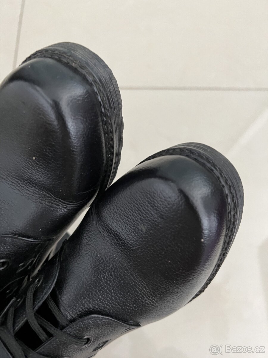 Dámské kotníkové boty s kožíškem – vel. 37 - 12