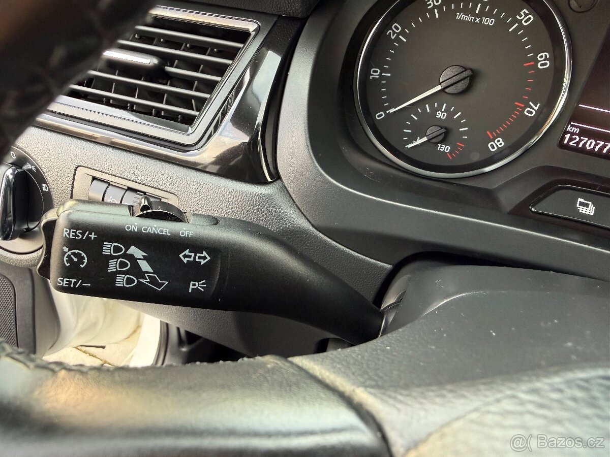 ŠKODA RAPID 1.2 TSI 63KW SPACEBACK PANORAMA XENONY - 12