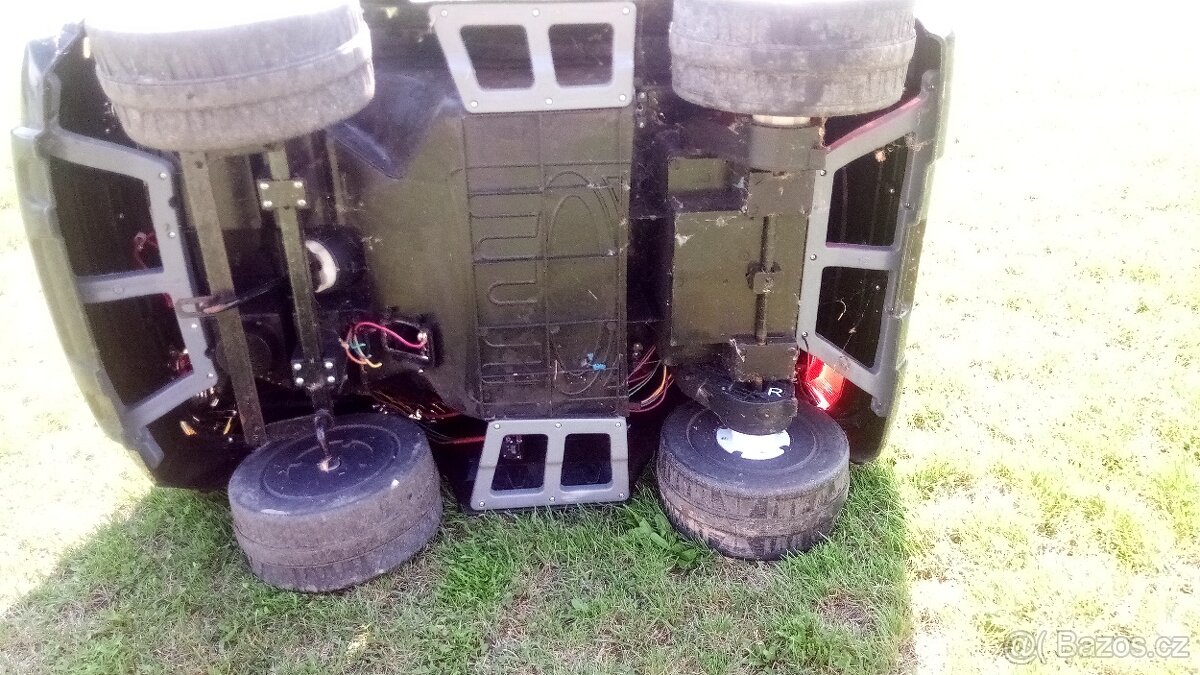 Dětské elektrické autíčko-k opravě - 12