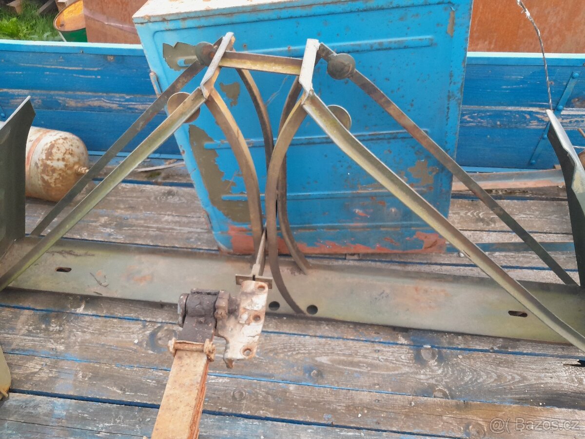 Praga V3S náhradní díly - 12