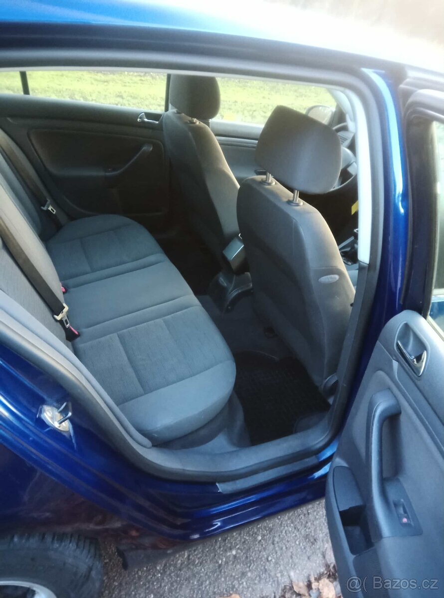 VW GOLF V 1.4 55 kW Benzín - 12