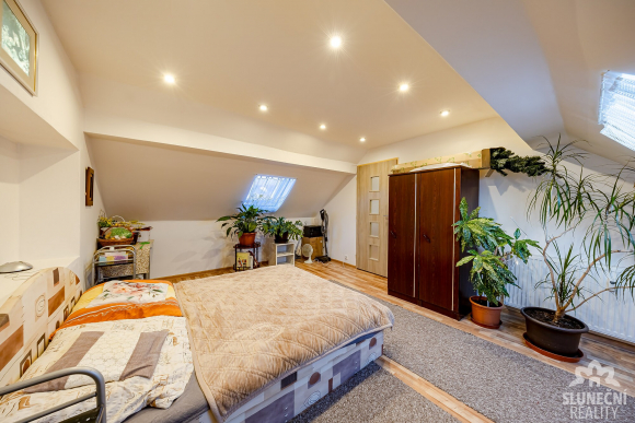 Prodej mezonetového bytu 4+1 se zahradou, 100 m², Popovice - 12