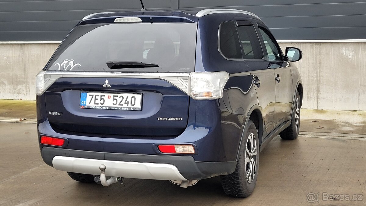 Prodám Mitsubishi Outlander 2.2 DI-D 4x4 - 12
