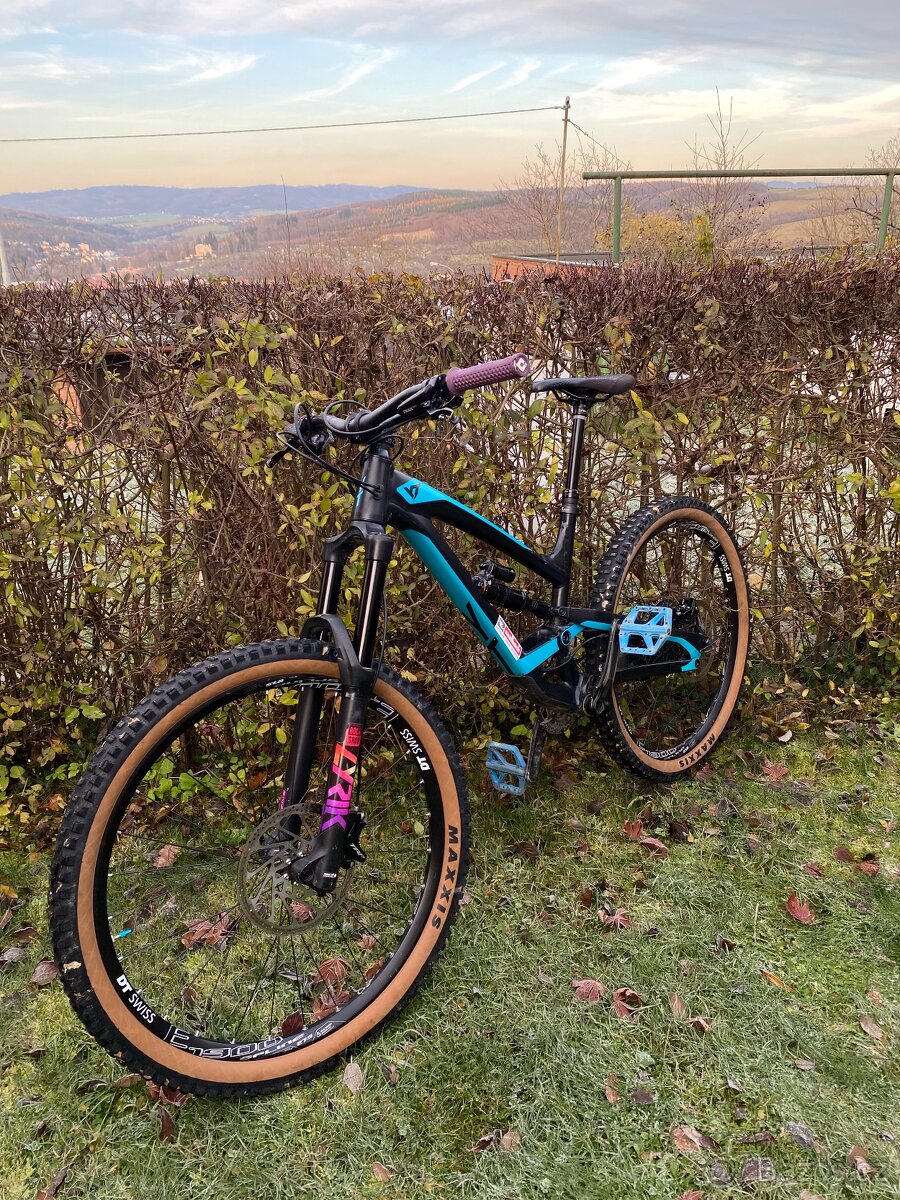 Yt industries capra - 12