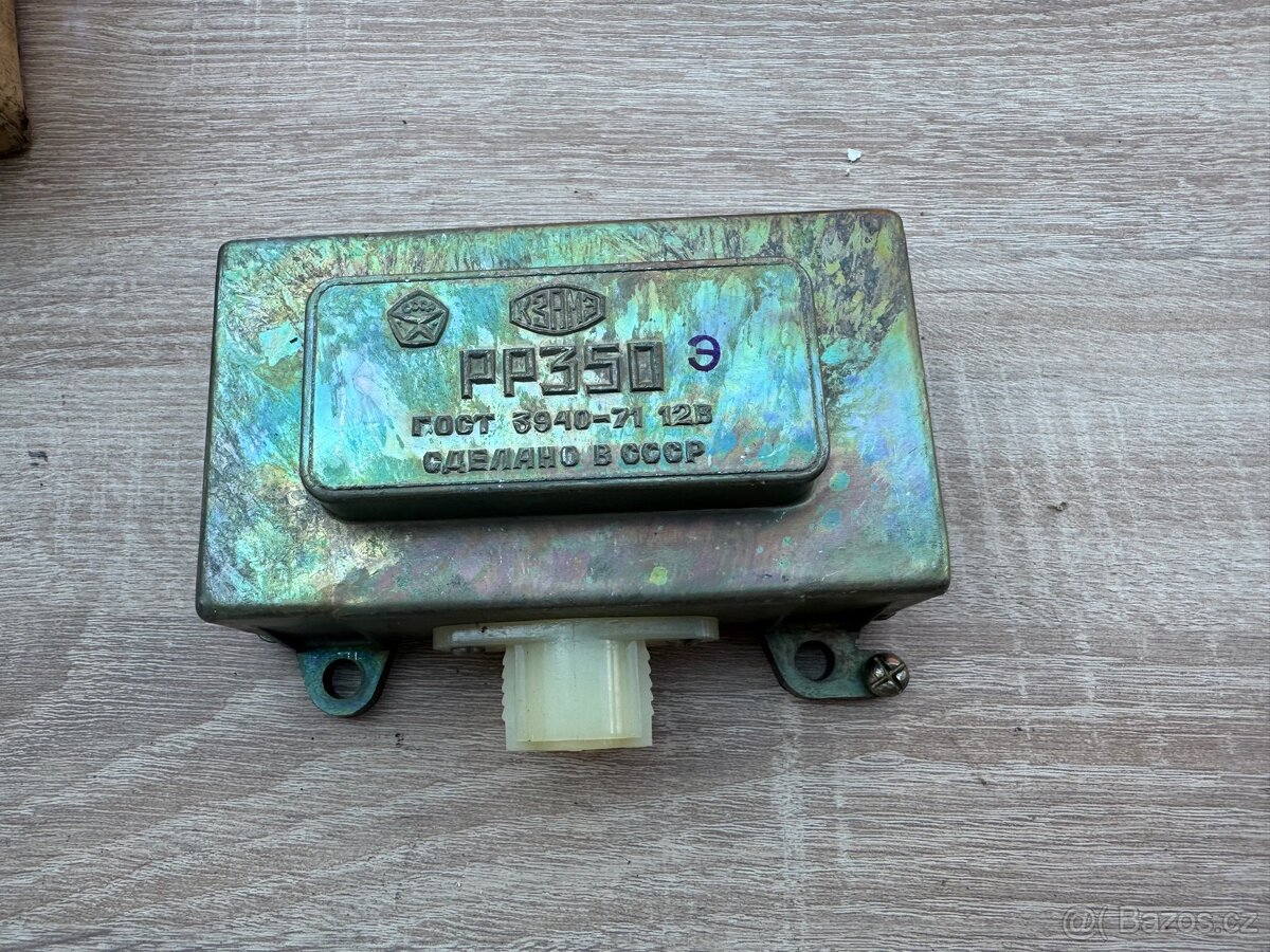 Volha Gaz 21, Gaz 24, dobíjecí rele - 12