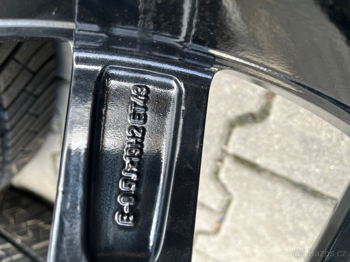 Audi A6 Allroad kola 19" zimní 255/45/19 - 12