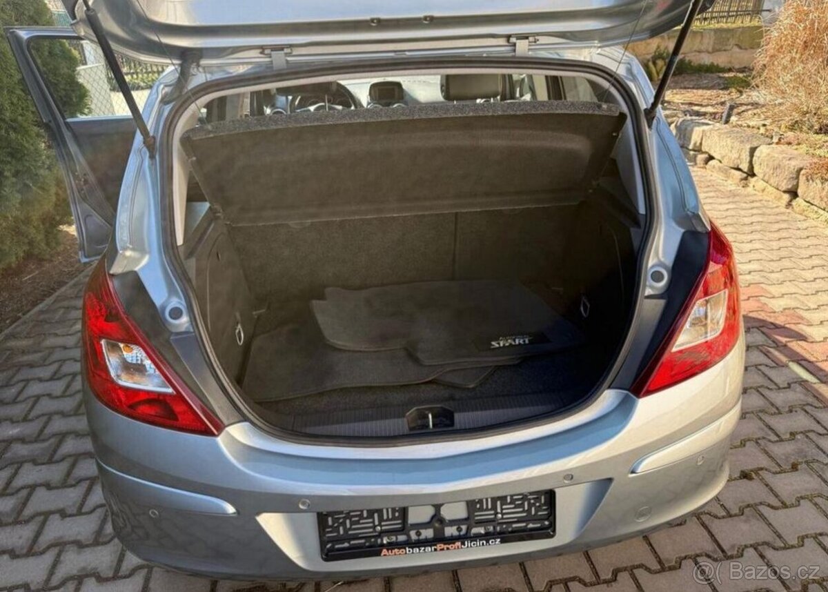 Opel Corsa 1,4i /64kw klima serviska benzín - 12