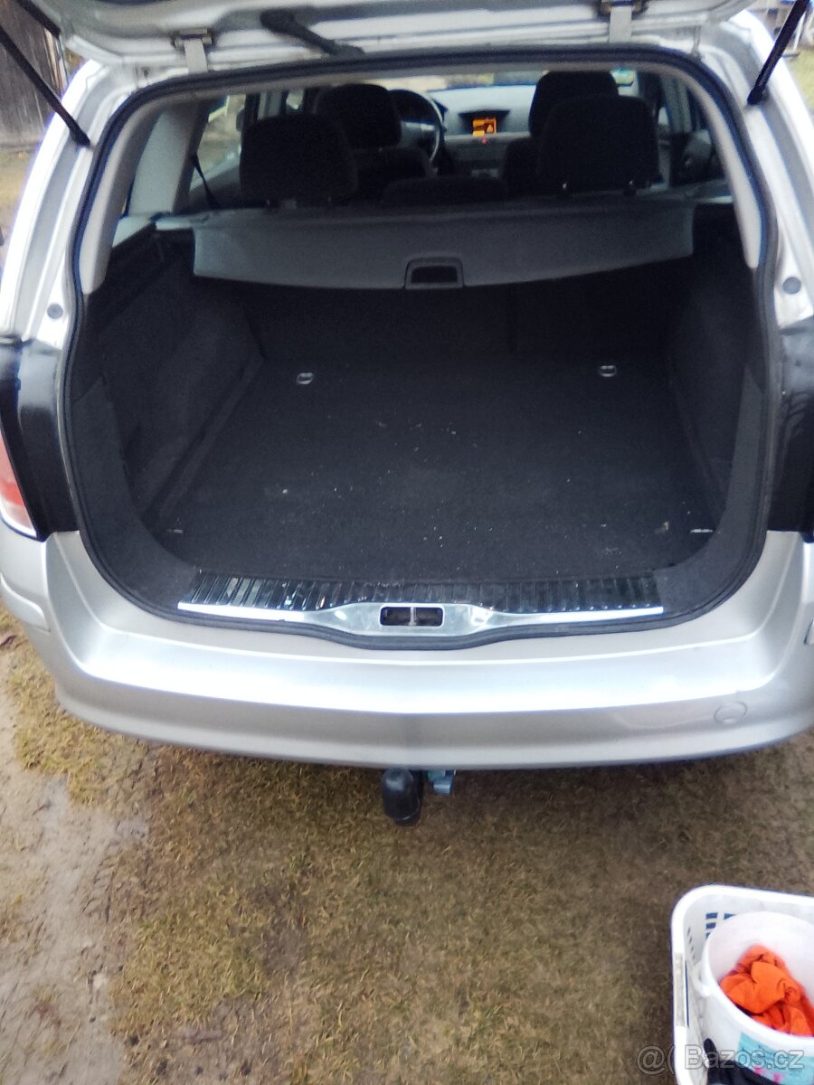 Opel ASTRA kombi - 12