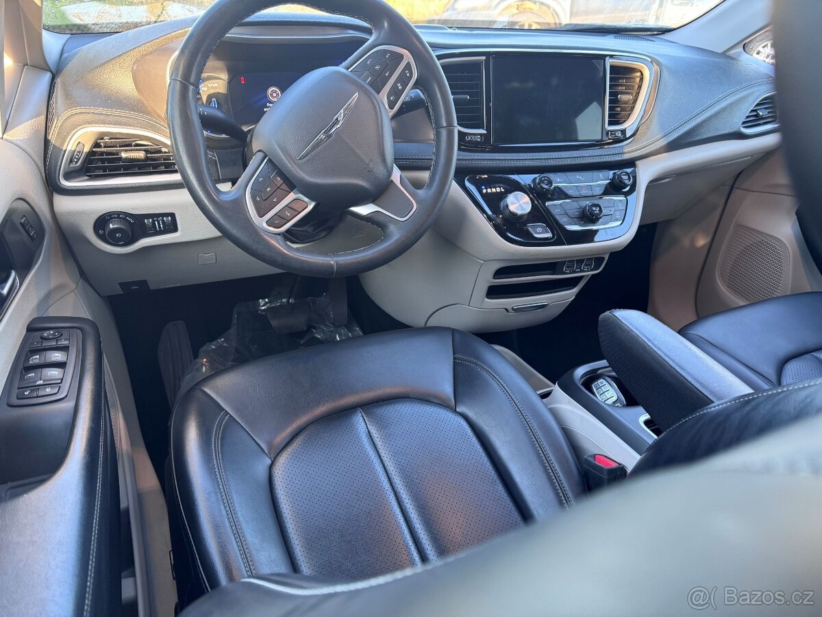 Chrysler Pacifica 3,6 Hybrid RU Radar Limit 2023 DPH - 12