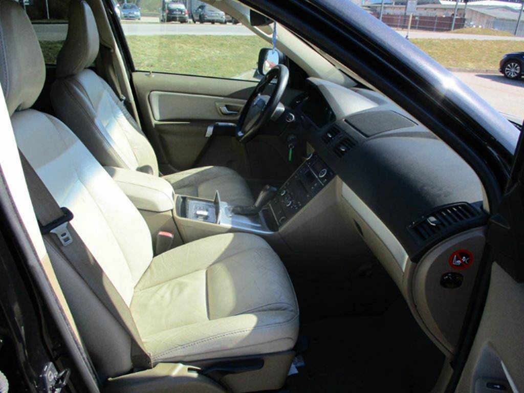 VOLVO XC90 2,4D5 147kw AWD Momentum Geartronic DPH 2012 - 12