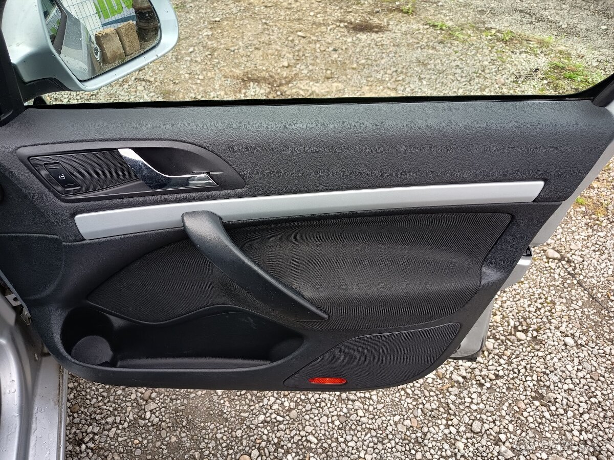 Škoda Octavia Combi 1,6TDI Elegance NAVI - 12